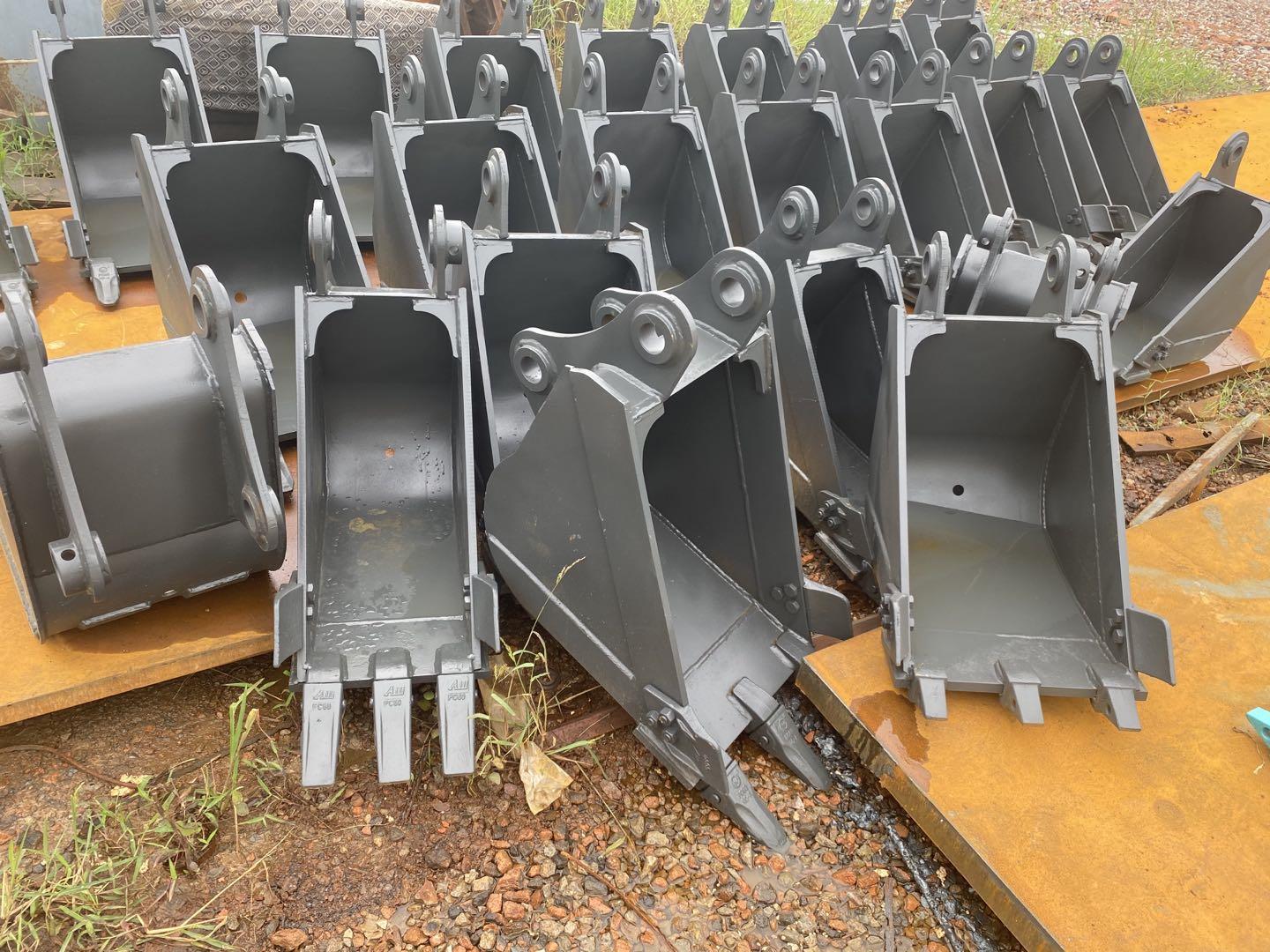 Lingong 660 excavator supporting ditch bucket